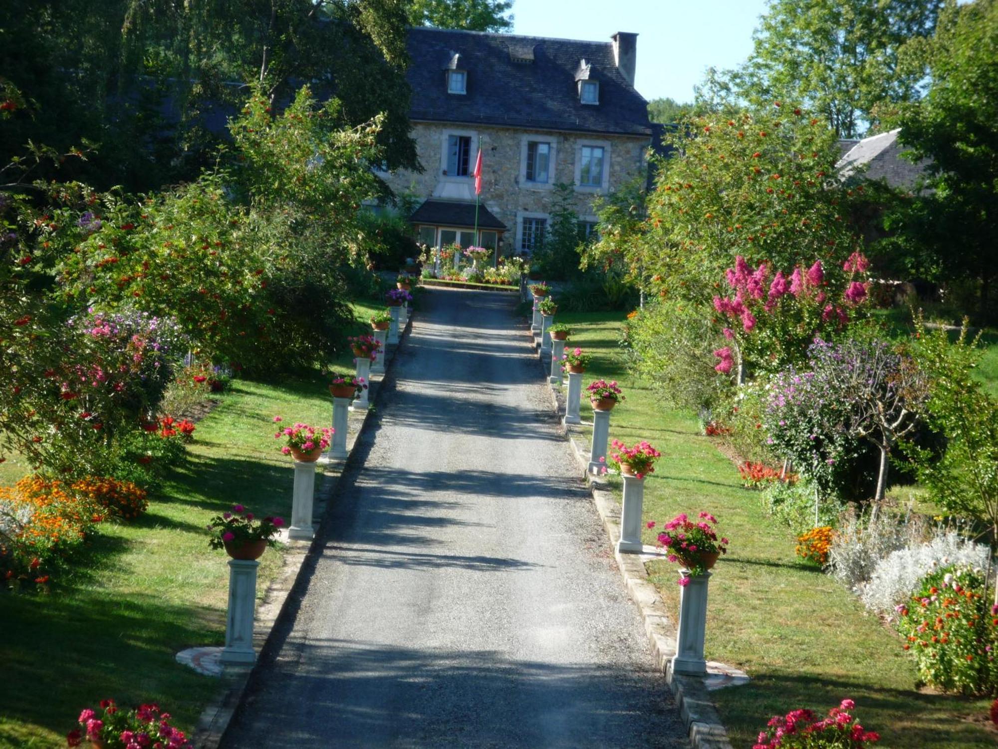 Domaine Véga Panzió Saint-Arroman Kültér fotó
